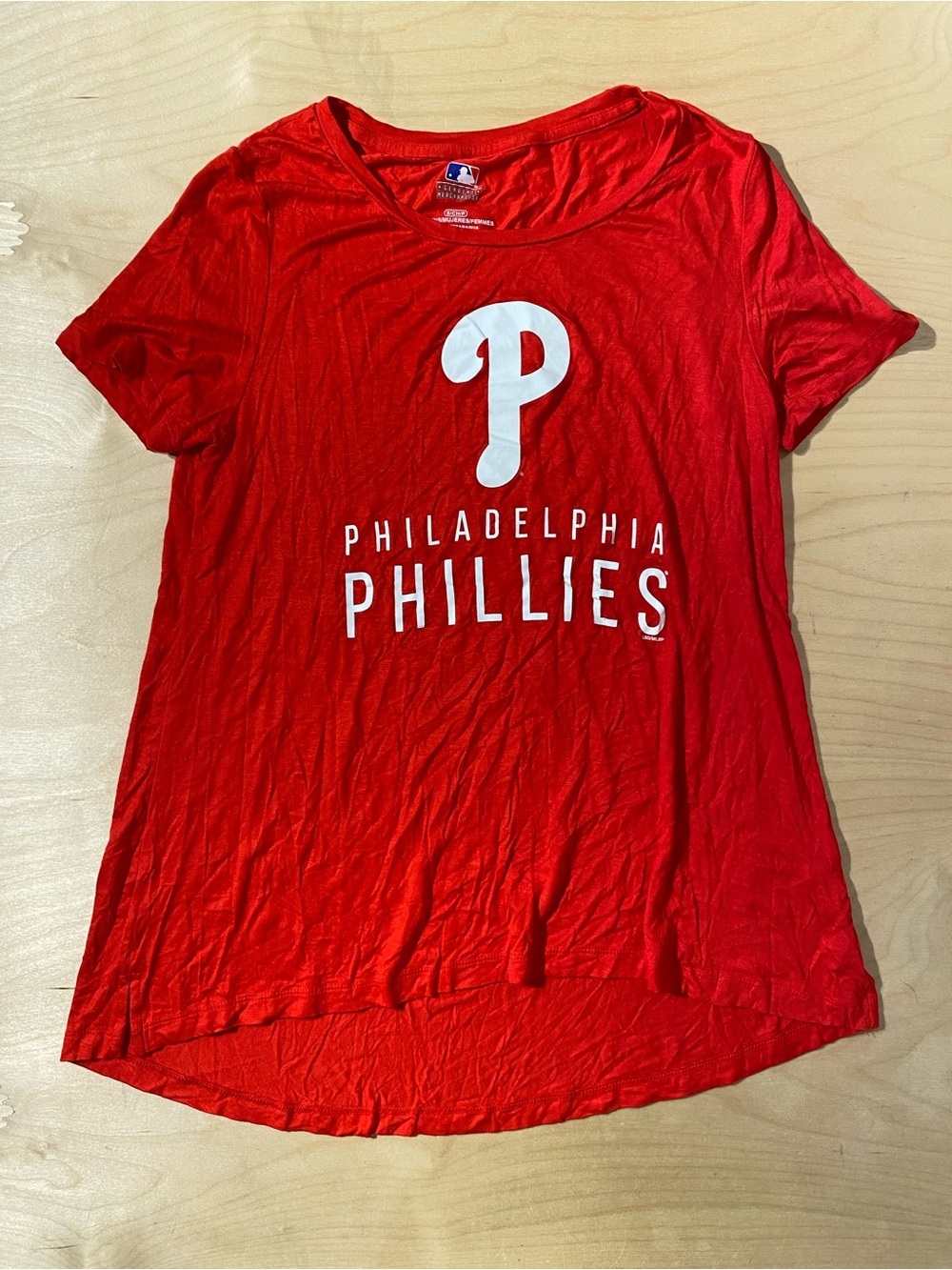 MLB Philadelphia Phillies Red Women's Scoop Neck Tee Small (RT)